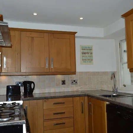 Spacious 2 Bedroom In Clifton * Bristol